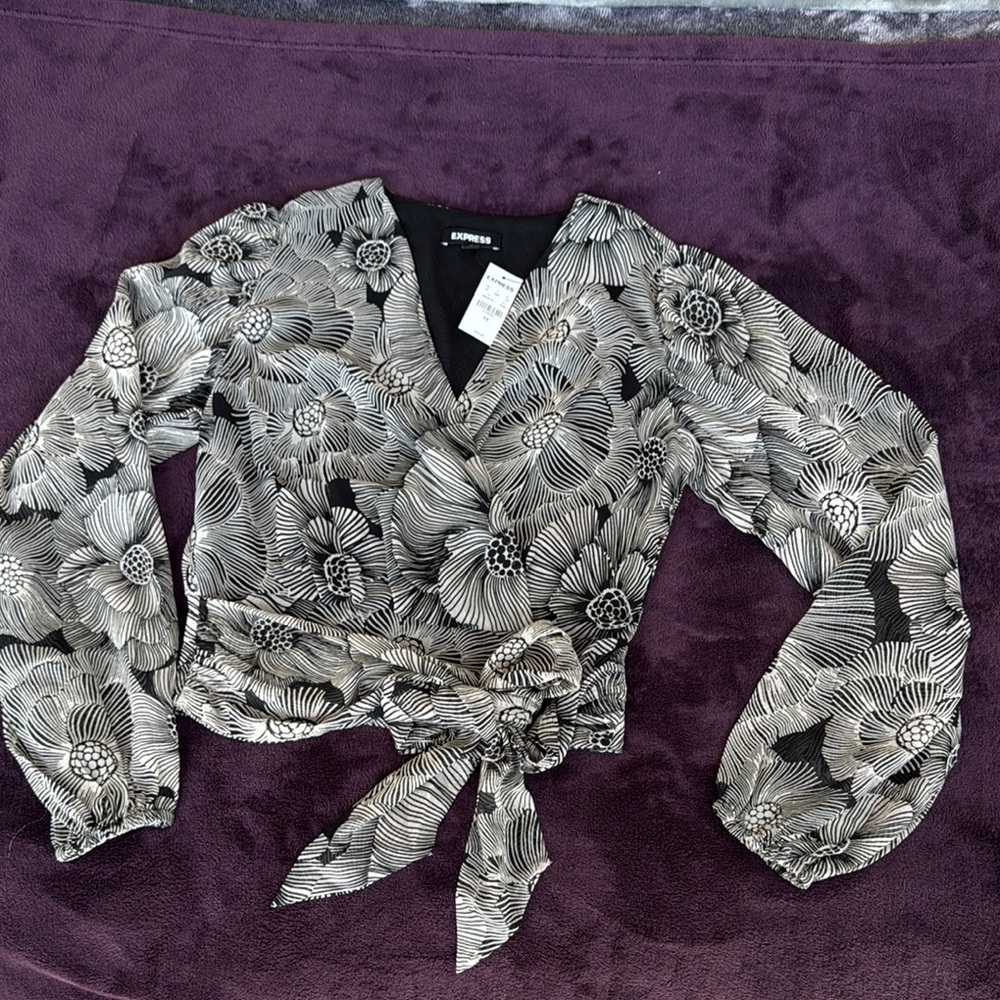 EXPRESS Women's Black Floral Wrap Top NWT